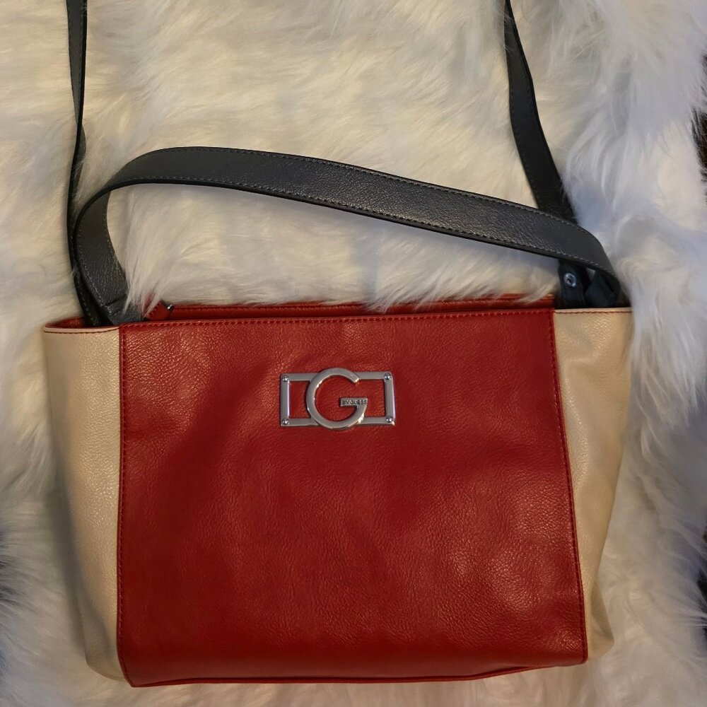 G BY GUESS Red/Cream Bag with Grey Handle and Crossbody Strap